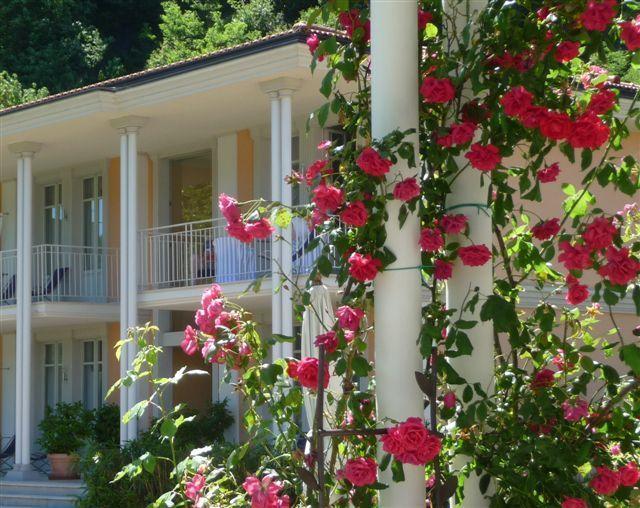 Residence Ville Lago Lugano Porto Ceresio Exteriér fotografie